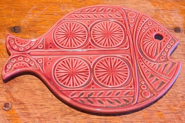 Vintage美濃焼 陶器プレート トレー 鍋敷き 魚 薄桃色 コーラルピンク トレー 時代物 骨董