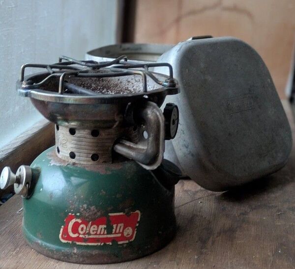 Coleman/ MODEL 502シングルバーナーセット/ 収納兼クッカー用のアルミケース付属/スポーツスター/vintage