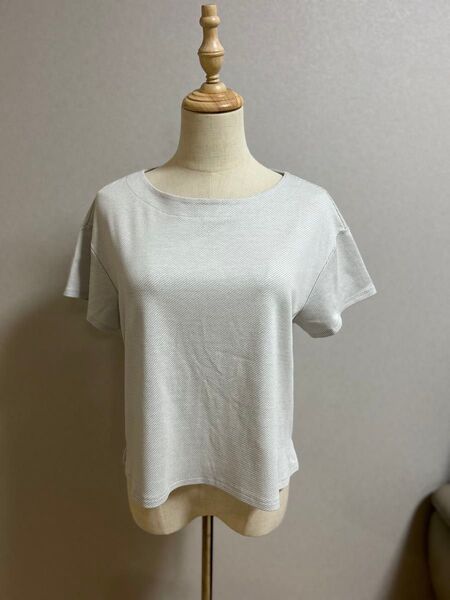 美品 インディヴィ 半袖 カットソー ブラウス バックタック バイヤス 半袖 Tシャツ