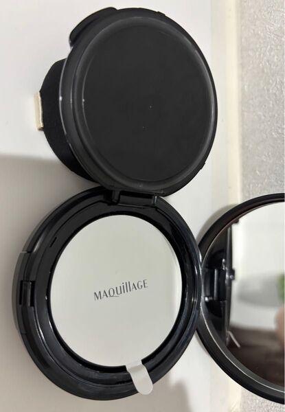 【美品】マキアージュ ドラマティックエッセンスクッショングロウ ライトオークル 0 クッションファンデーション