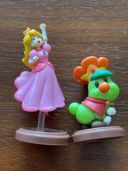 スーパーマリオブラザーズ チョコエッグ フロリアン王子&ピーチ姫