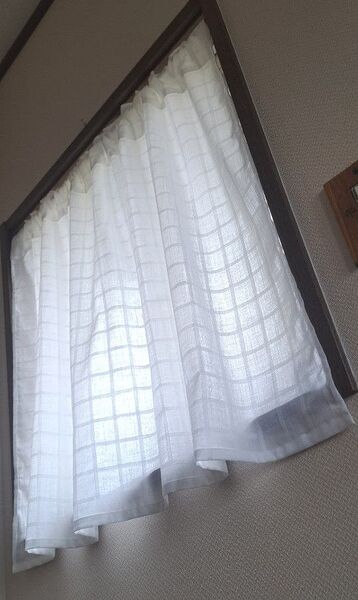 《 送料込み 》白いカフェカーテン*ハンドメイド*ドビーチェック*先染め播州織*コットンリネン*スラブ入り*夏仕様*シンプル