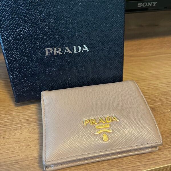 PRADA 二つ折り財布 箱付き サフィアーノ ベージュ