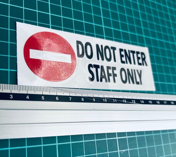 DO NOT ENTER STAFF ONLY ステッカー(色変更可能)