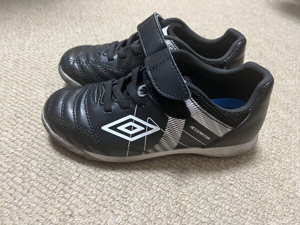 umbro(アンブロ) アクセレイター TR JR WIDE サッカーシューズ トレーニングシューズ キッズ 18cm
