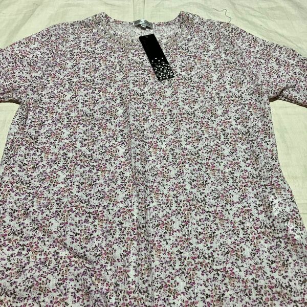 新品保管品 レディース お花のTシャツ M-L
