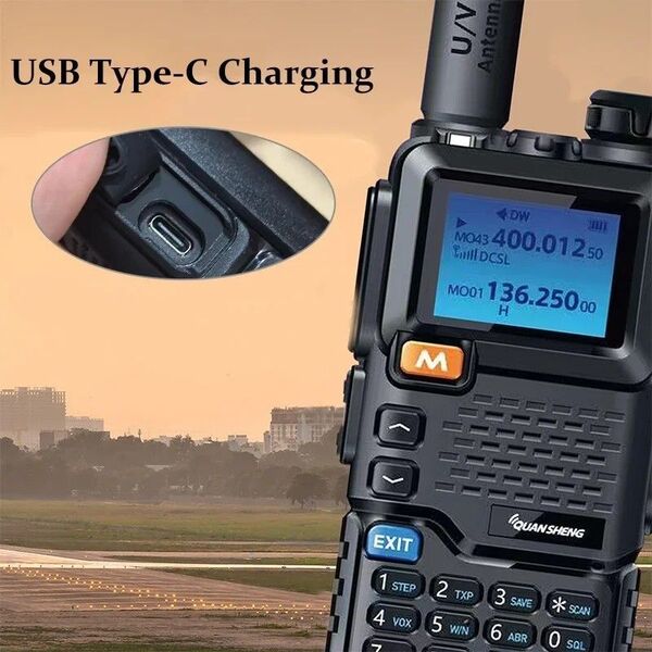 在庫処分特価、プリセットスペアナ機能付き広帯域受信機 UV-K5の上位機種 UV-5R PLUSのUSB充電タイプ