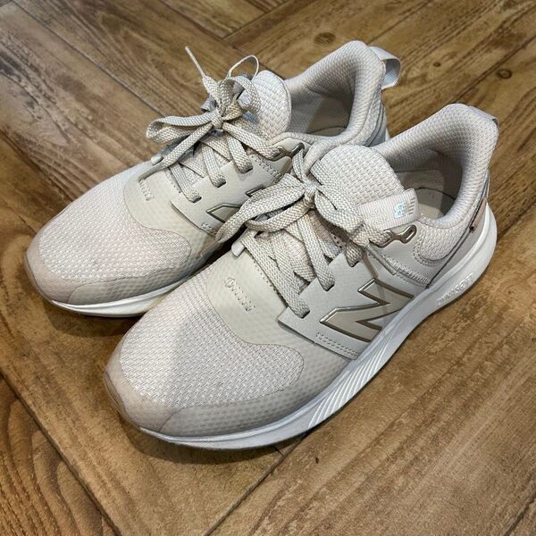 NEW BALANCE ニューバランス ウォーキングシューズ スニーカー UA900WT1 2E レディース24cm ベージュ