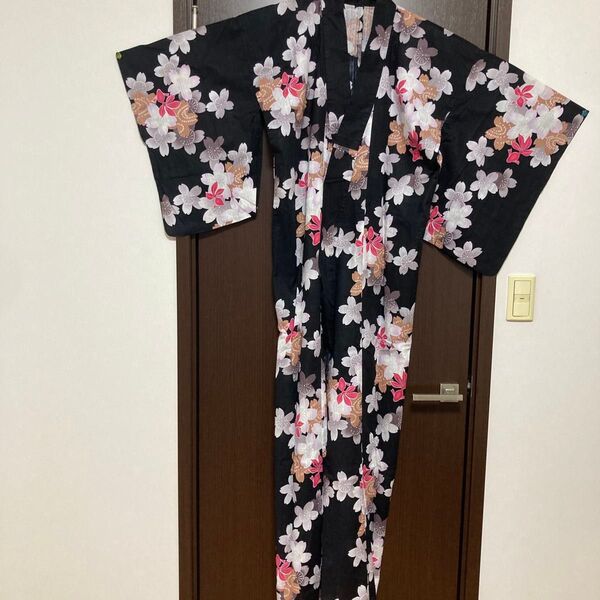 【一回着用美品】クリーニング済み 浴衣 黒地にピンクの金魚に花柄