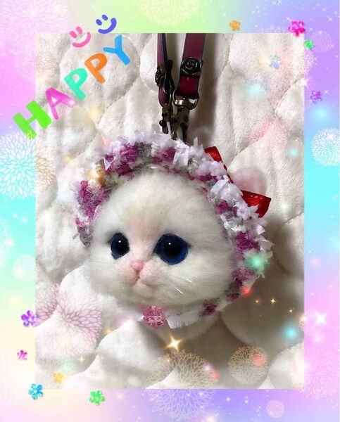 羊毛フェルト。猫。白猫。バッグチャーム
