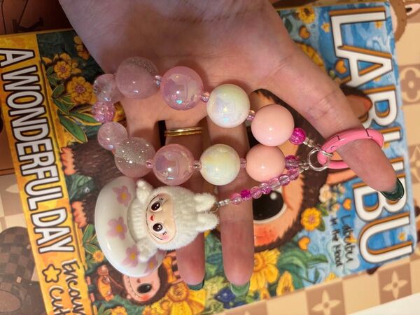 ラブブ キーホルダー ハンドメイド
