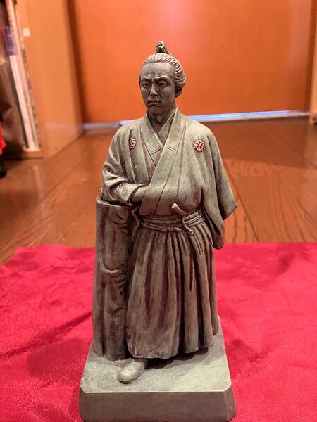 坂本龍馬の置物 インテリア オブジェ ブロンズ系