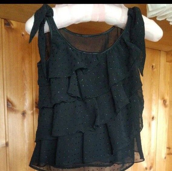 ◆黒色ノースリーブトップス◆シフォンのふりふりタンクトップ◆大人可愛いノースリーブ◆フリル