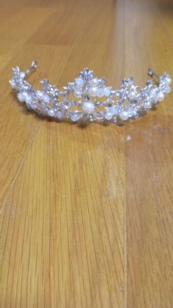 (アイコウシャ)AIKOSHA ROMAN ヘッドドレス カチューシャ ヘアアクセサリー ティアラ 結婚式 ウェディング パール