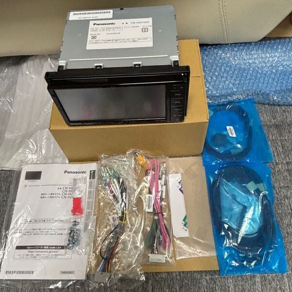 パナソニック ストラーダ CN-HE01WD カーナビ フルセグ DVD CD Bluetooth