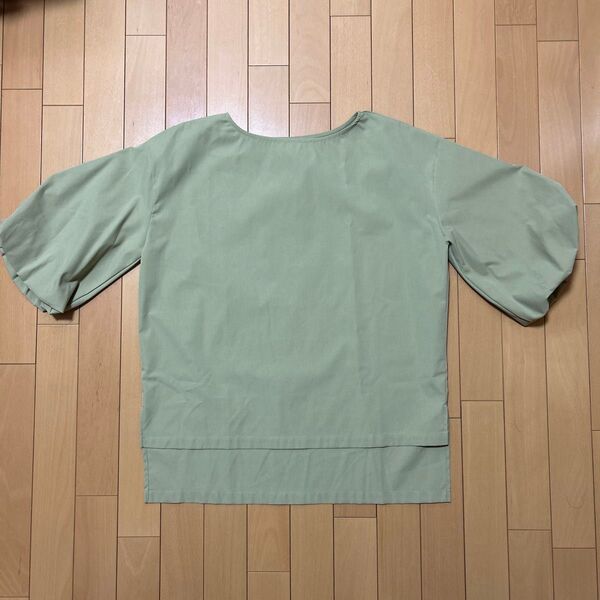 USED極美品一回着のみcocaパフスリーブブラウスFREEサイズカーキベージュ半袖Tシャツカットソーコカ