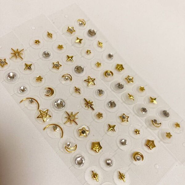 耳ツボジュエリー 60粒 キラキラ 金属アレルギー加工 耳つぼシール ゴールド