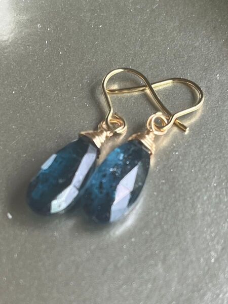 ハンドメイド ピアス 天然石 モスカイヤナイト サージカルステンレス製