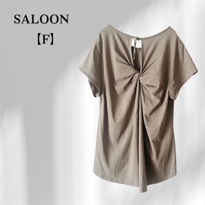 【値下げました】 SALOON|ドレープデザイン Vネックトップス F/後ろ姿も映える一枚 カットソー トップス デート オフィス