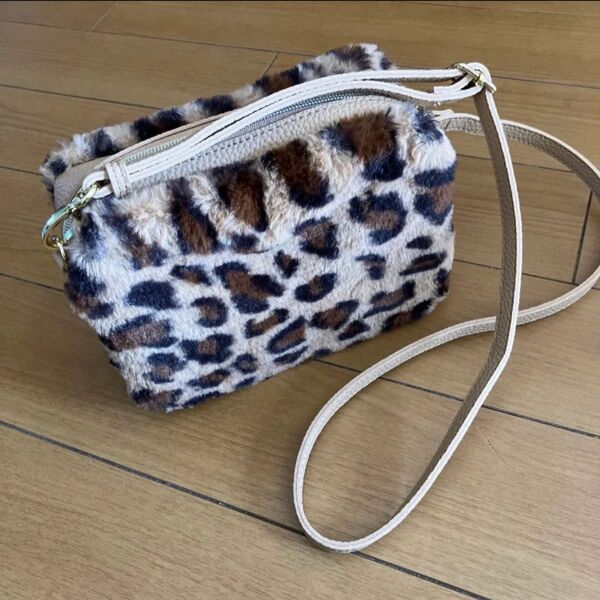 モコモコ ヒョウ柄 ショルダーバック