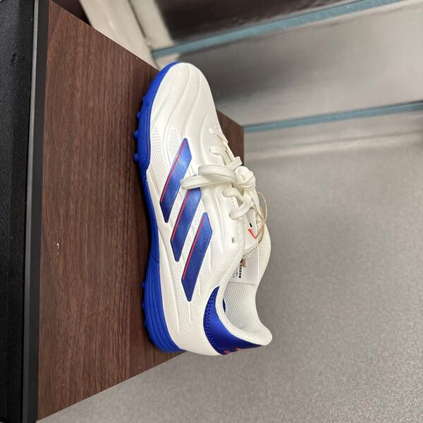 adidas サッカーシューズ IG8692 21.5cm