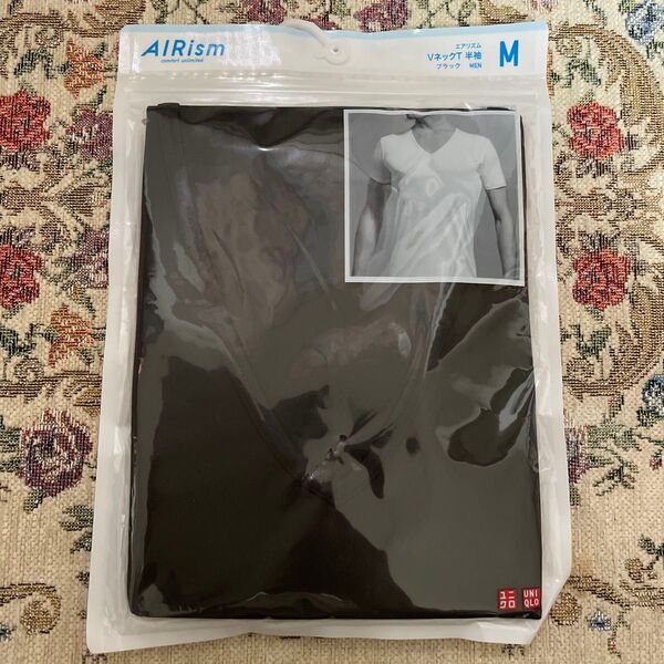 ユニクロ エアリズム VネックTシャツ 黒 M 新品未開封