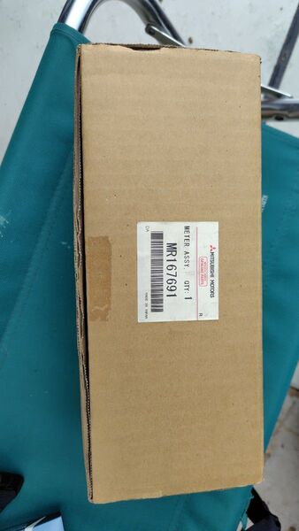 デリカスペースギアPD6W 純正部品 メーターASSY MR167691 新品 未使用