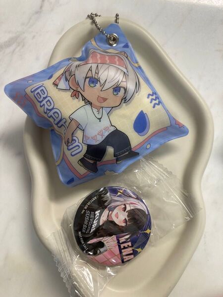 にじさんじ×くら寿司 クッションチャームと缶バッジ