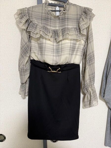 Jewels チェック柄トップス×黒タイトスカート セットアップ キャバドレス