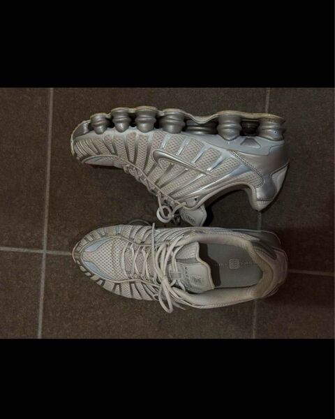 shox nike シルバー 白 シューズ スパイク ブラック 靴 スーパースター スニーカー adidas サンバ