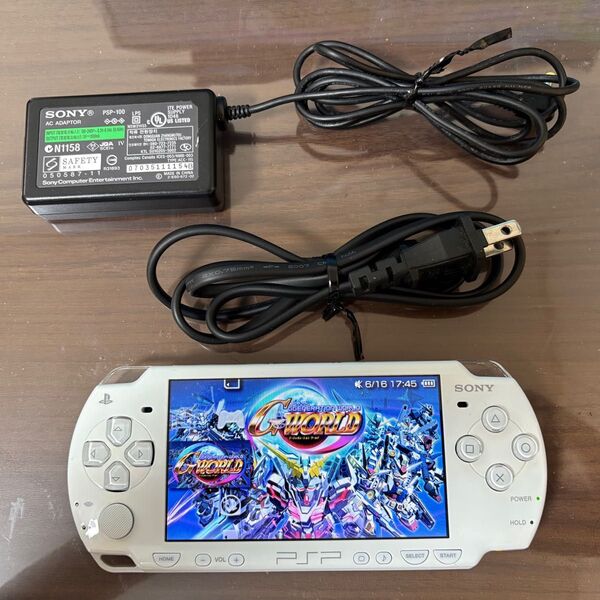 SONY PSP-2000 ホワイト 中古 美品 ソフト付 新ギレンの野望 みんなのgolf2セット SDガンダムGジェネワールド