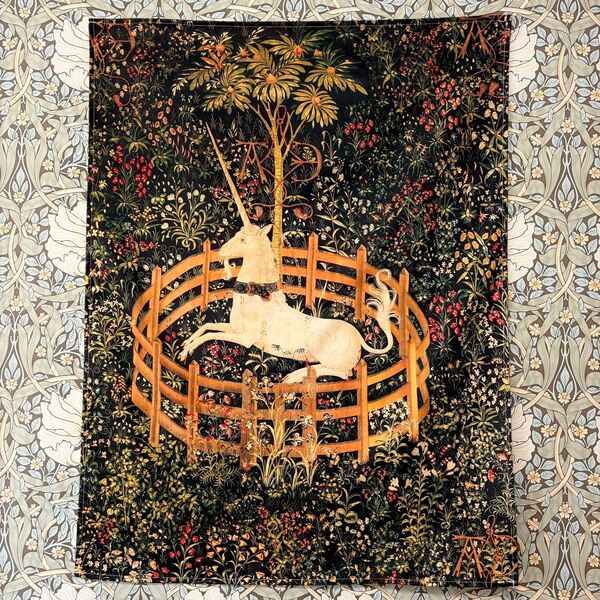一角獣狩り マルチクロス タペストリー 布 生地 絵画 ユニコーン グリーン 囚われの一角獣 アート 壁掛け 布ポスター 花柄 馬