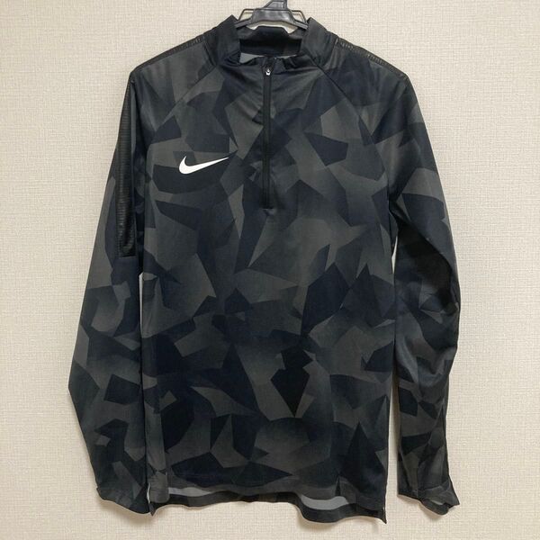 【美品】NIKEナイキ/SHIELD ウインドブレーカー、長袖ハーフジップ Mサイズ