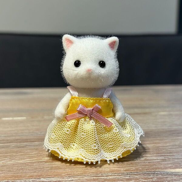 シルバニアファミリー ペルシャネコ 女の子 ※別売イヤリング追加可能※