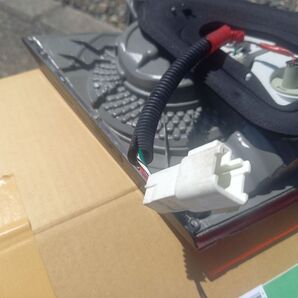自動車 テールランプ 配線加工あり 中古