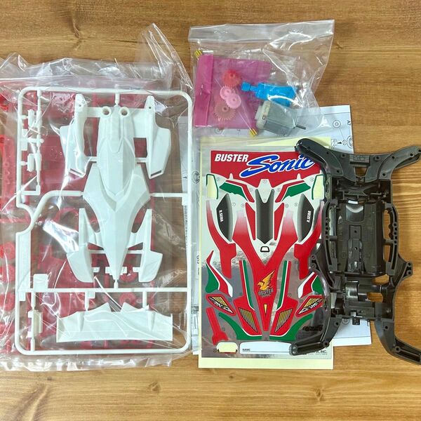 ミニ四駆バスターソニックプレミアム ボディ&シャーシ+ステッカー