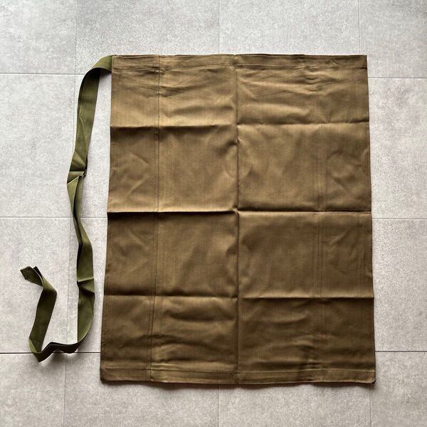 新品 デッドストック チェコ軍 ワークエプロン ウエストエプロン 北欧 前掛け 希少 カーキ ブラウン ミリタリー カフェエプロン