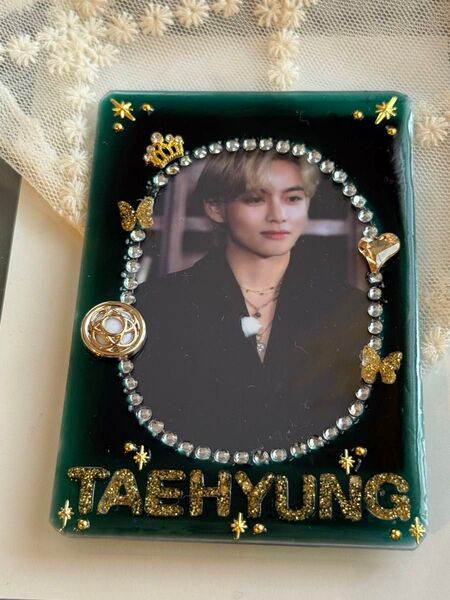 トレカケース B8 硬質ケース レジンデコ テテ TAEHYUNG v bts