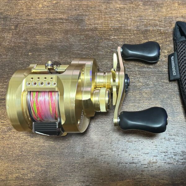 21カルカッタコンクエスト 200HG Right 右ハンドル SHIMANO ベイトリール