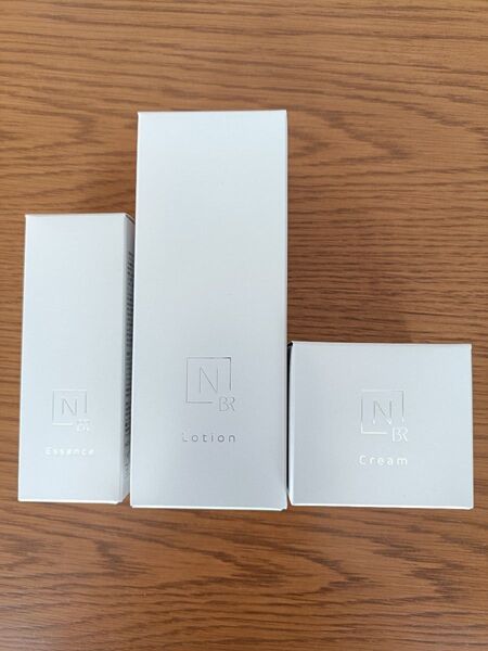 N オーガニック Bright ホワイトクリアローション 100ml、メラノリーチエッセンス 30ml、リッチクリーム 45g