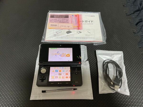 値下げ6/30迄〔本体美品〕ニンテンドー3DS ゼルダの伝説25周年エディション+充電ケーブル