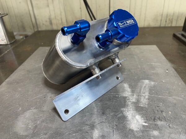 ガレージMAEDA GRヤリス(RZ RC用 )ワンオフGTオイルキャッチタンクセパレート有り