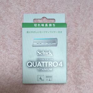 シック Schick クアトロ4 チタニウム 替刃 4個入り1セット