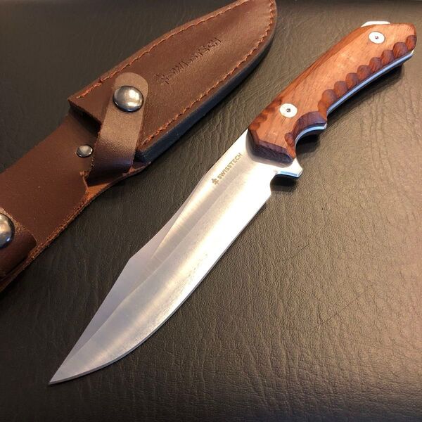 美品 ハンティングナイフ 265mm 高炭素鋼 サバイバルナイフ SWISSTECH 革ケース付き knife 高品質