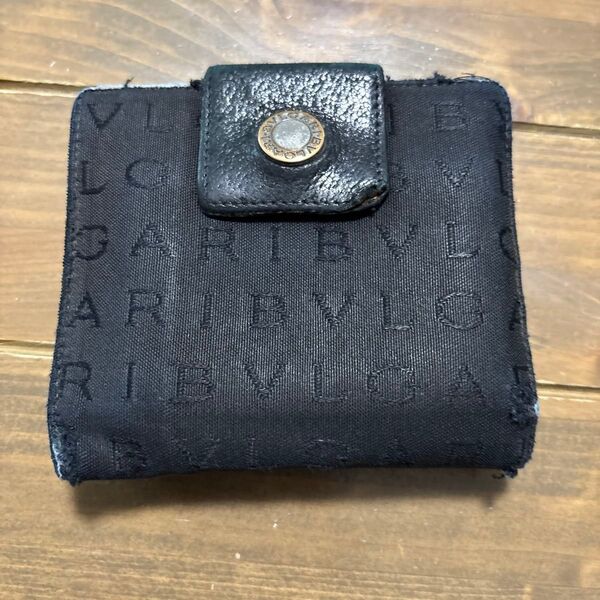 BVLGARI ロゴマニア 財布 二つ折