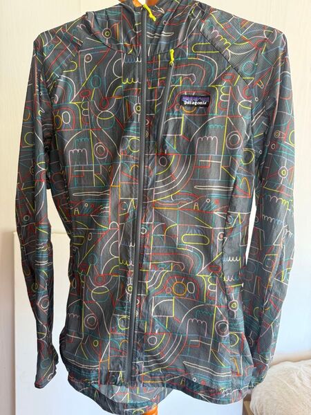 パタゴニア ウィメンズ・フーディニ・ジャケット Mサイズ 中古品