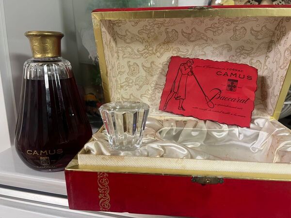 未開栓 CAMUS KARAFE コニャック★バカラボトル〉〈Cognac★Baccarat Bottle〉箱入り 古酒/