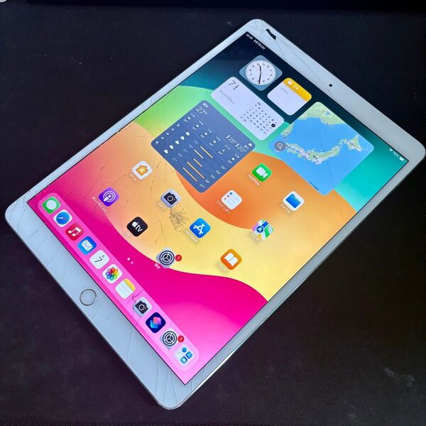 ⑦ iPad Pro 10.5インチ Wi-Fi + Cellular 64GB シルバー au SIMロック解除済み【ジャンク】