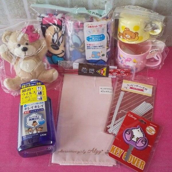 期間限定値下げ キレイキレイ ハンドジェル キャラクターおしぼり コップ 箸 ぬいぐるみ 非売品など10点セット ディズニー