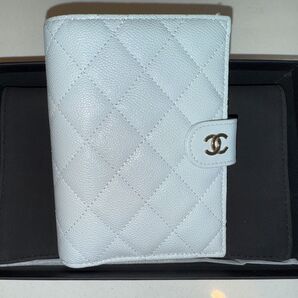 CHANEL シャネル キャビアスキン パスポートカバー ベイビーブルー 未使用に近い